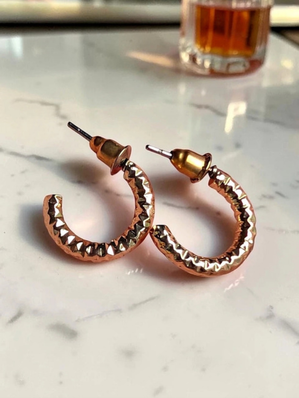 Fashion Jewelry Gold Tone Textured Faceted C-Hoop Earrings (EUC)